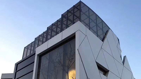 沈陽鋁單板幕墻廠家，塑造城市風(fēng)貌，展現(xiàn)品質(zhì)魅力！